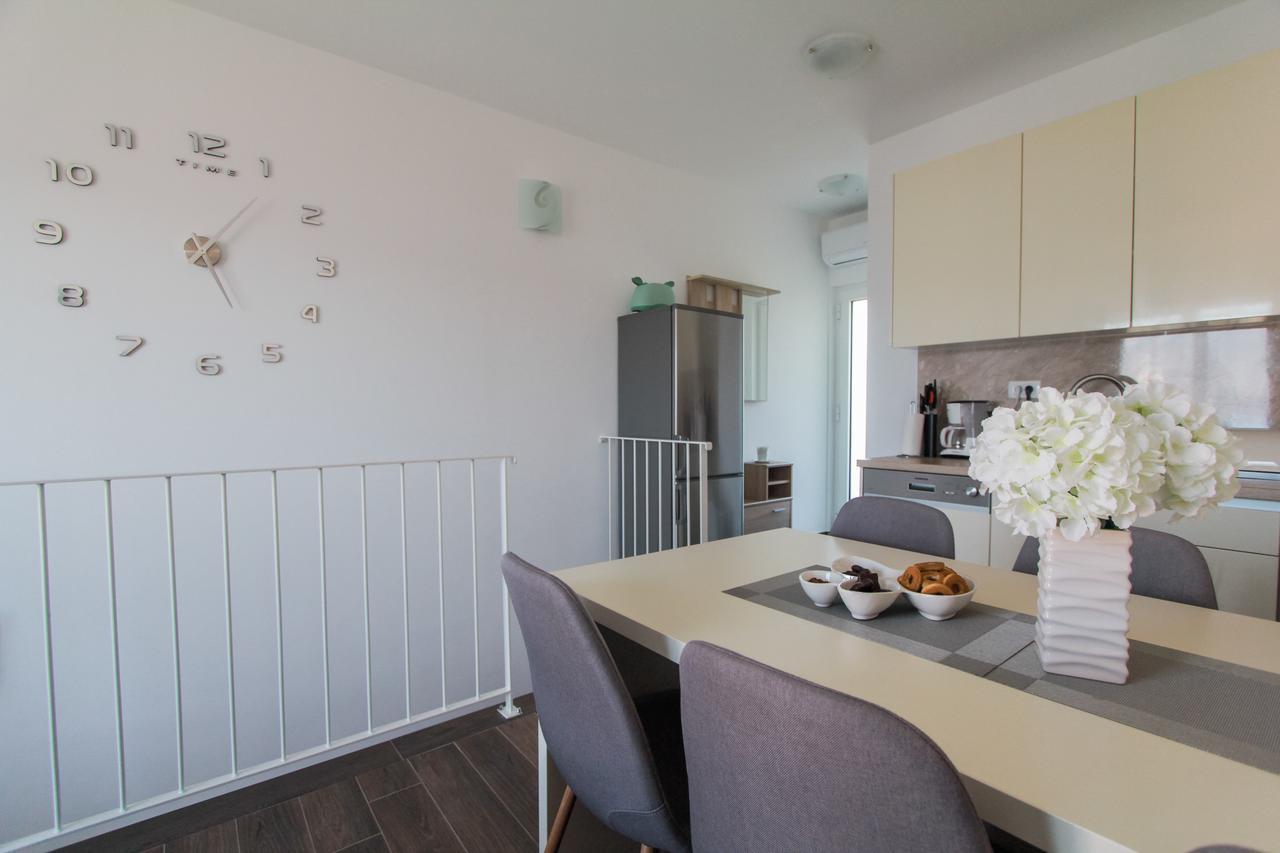 Apartment Iva Trogir Bagian luar foto